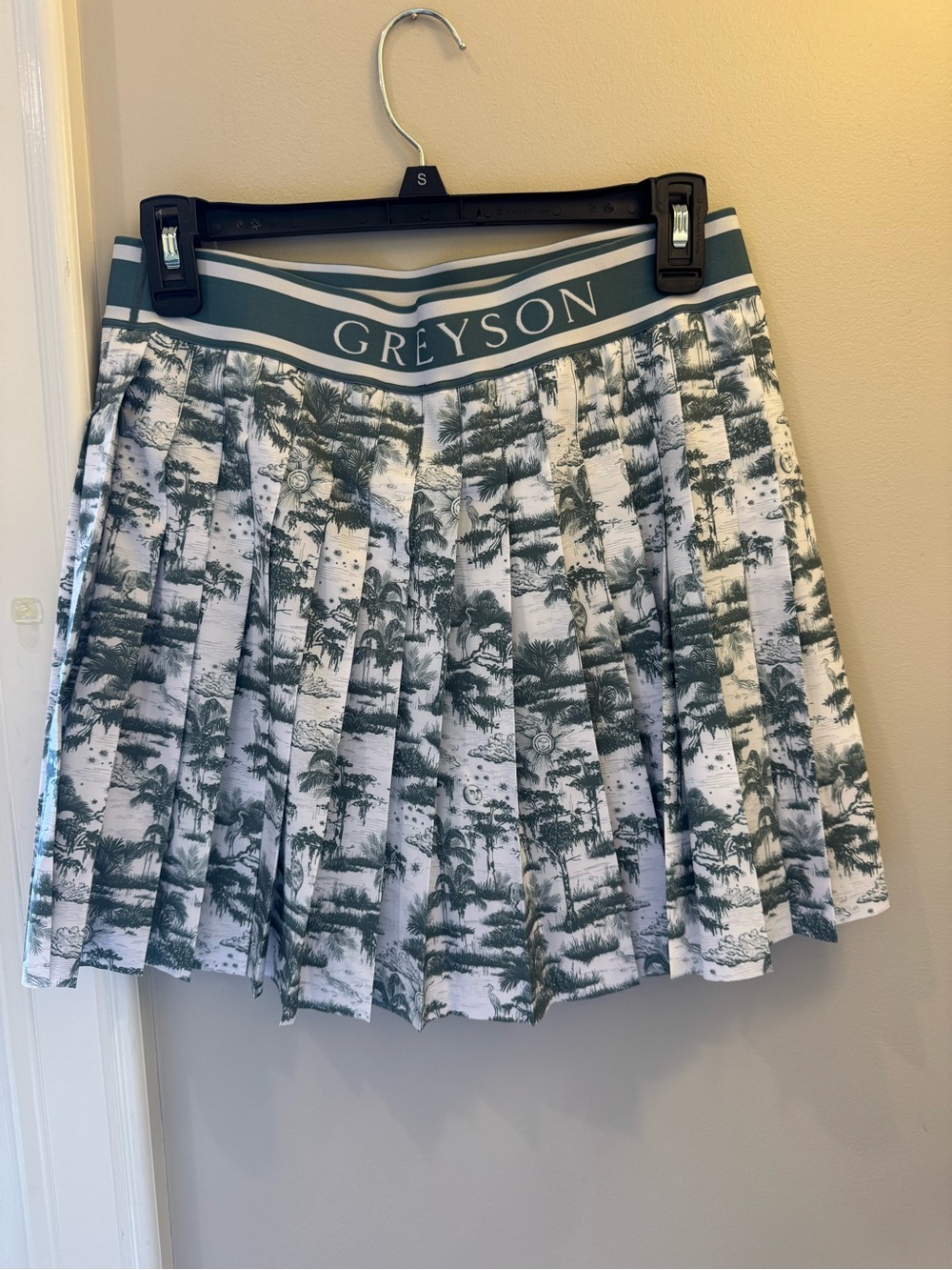 Greyson Women's Green Palm-Print Pleated Skirt